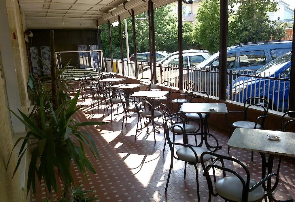 Hotel Elvira-1