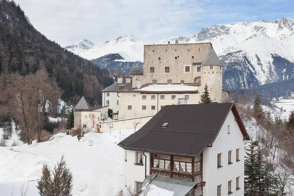 Hotel Neue Burg-1