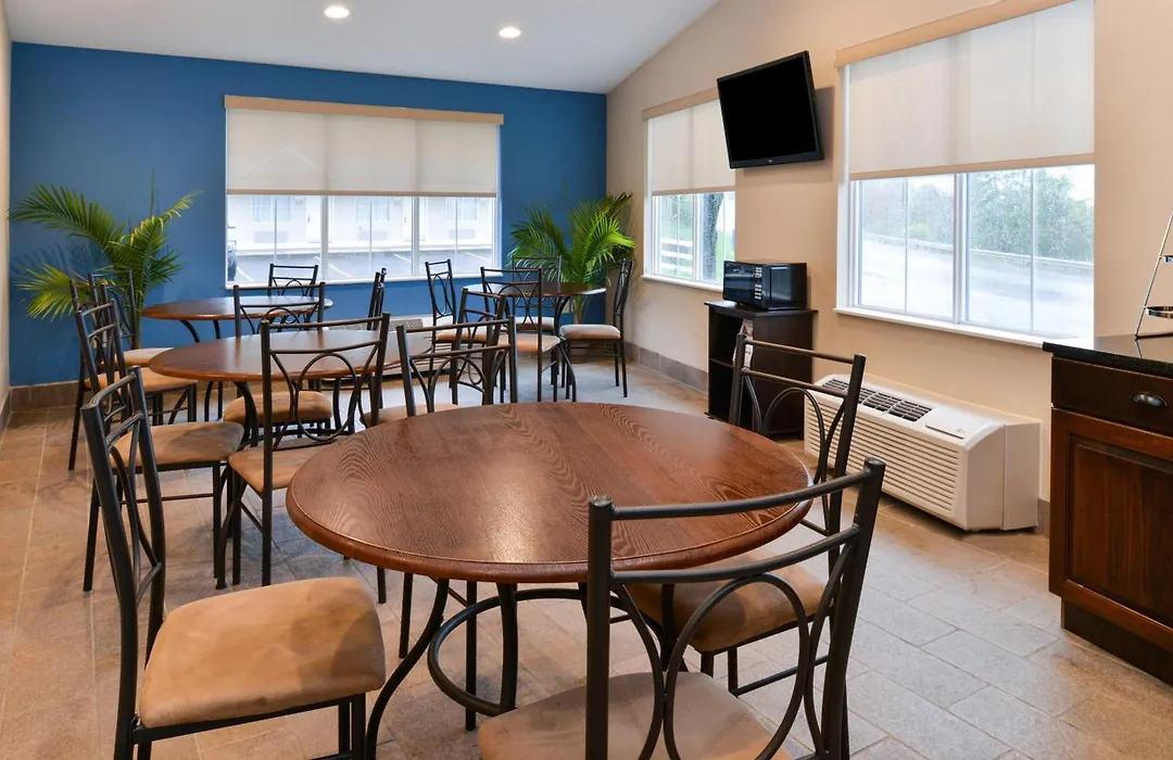 Americas Best Value Inn & Suites St Clairsville Wheeling-1
