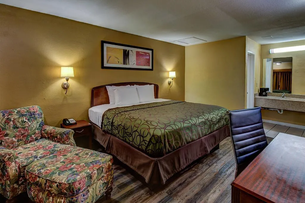 Kingsway Inn Corsicana-1