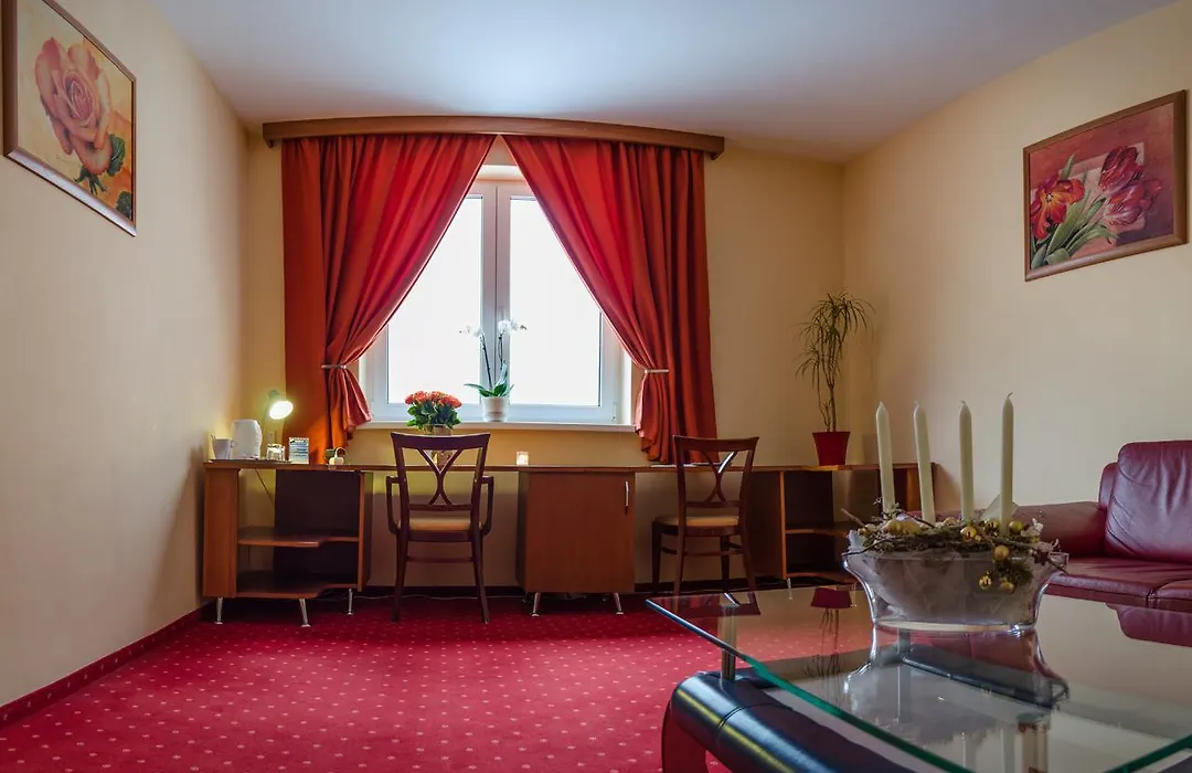 Hotel West-1