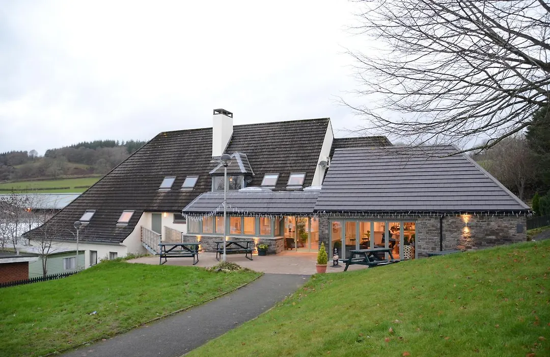 Neuadd Henllan Lodge-1