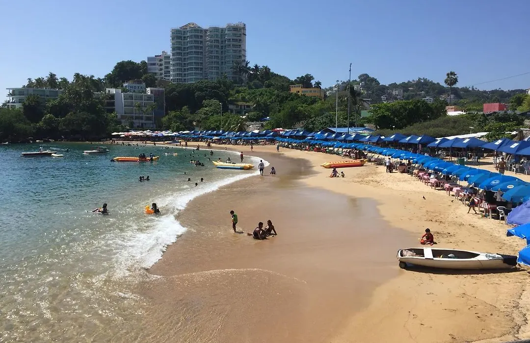 Hotel Oasis Acapulco-1