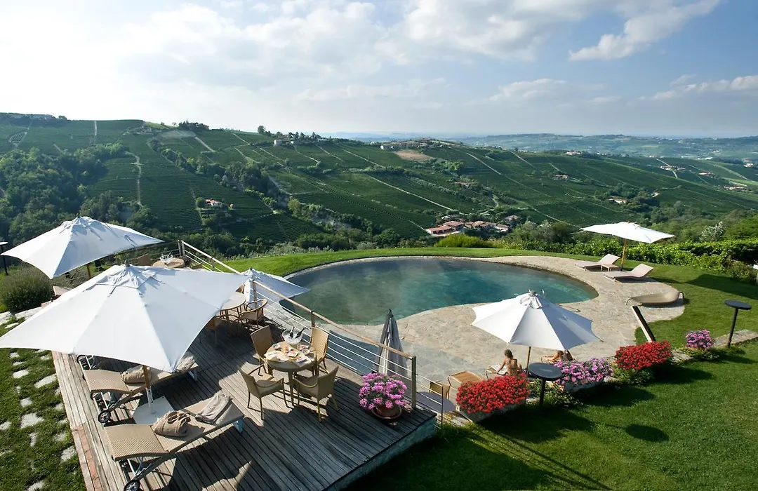 Albergo Castiglione Langhe-1