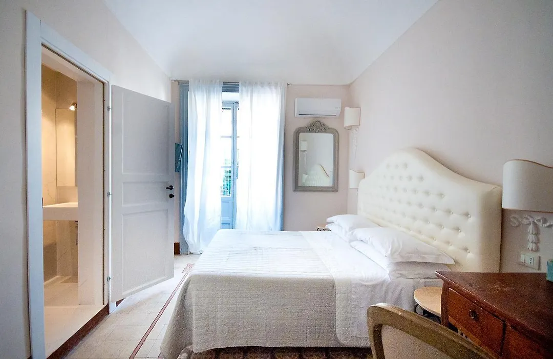 Sveva Rooms-1