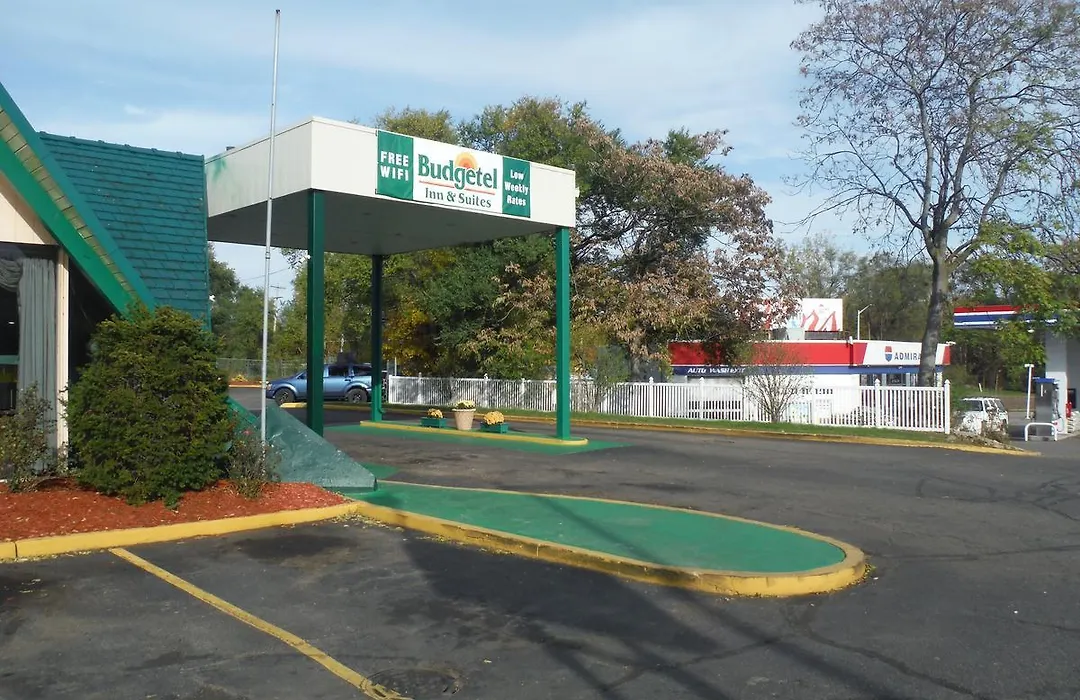 Budgetel Inn & Suites Hotel-1