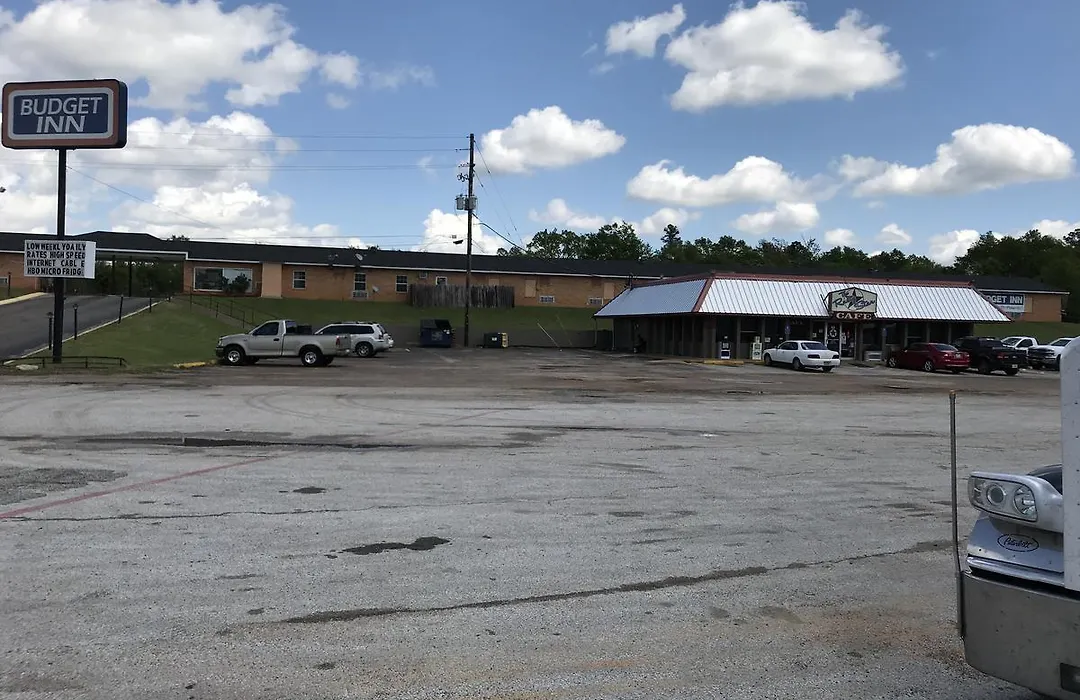 Budget Inn-1