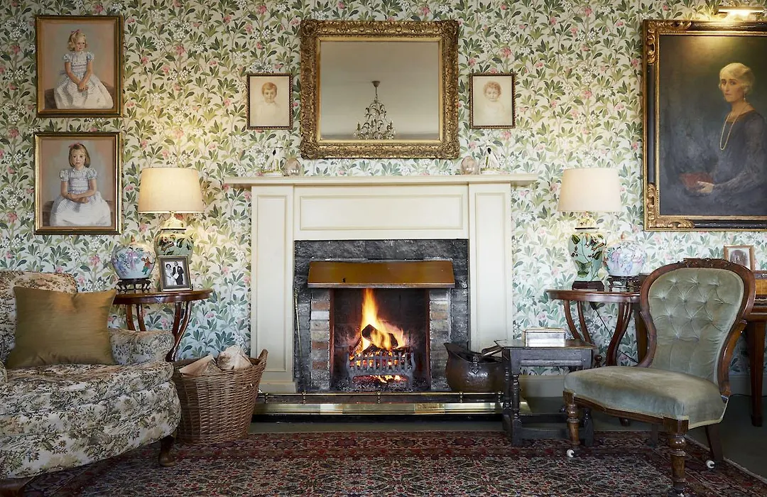 Kinloch Lodge Hotel And Restaurant-1
