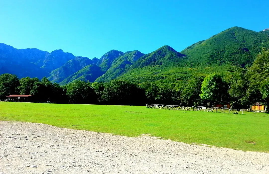HOTEL HOLIDAYS a Barrea - Natura, Relax e Benessere nel Parco d'Abruzzo-1