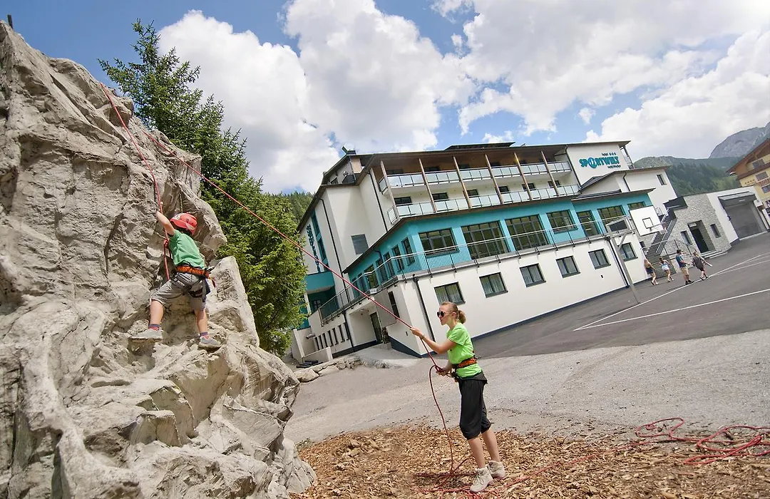 Hotel Sportwelt-1