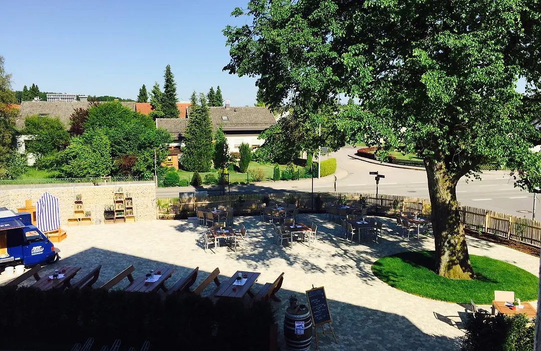 Landhotel ALTE LINDE-1