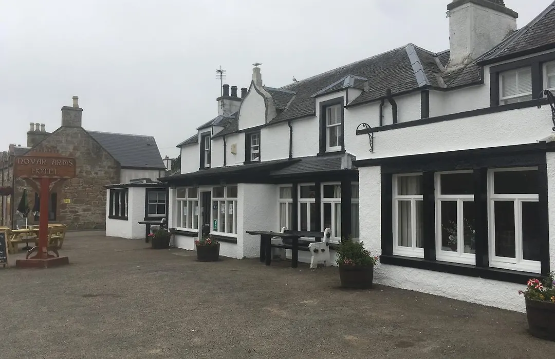 Novar Arms Hotel-1