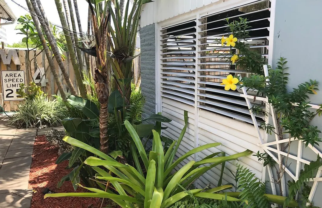 Inn Leather Guest House-Gay Male Only-1