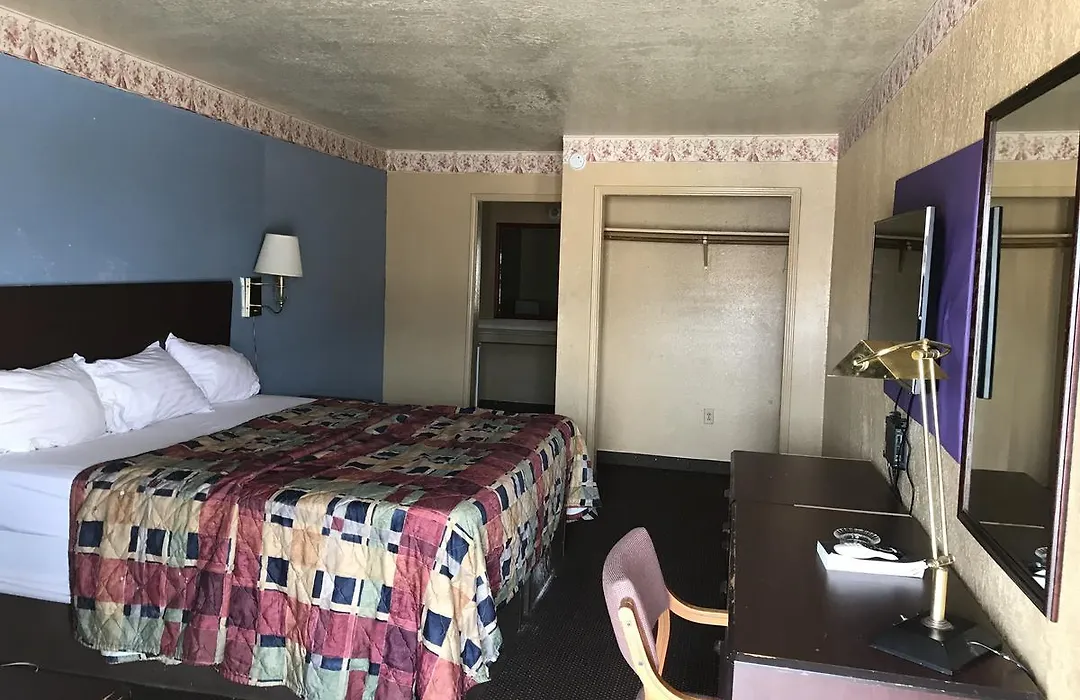 Deluxe Inn Kilgore-1