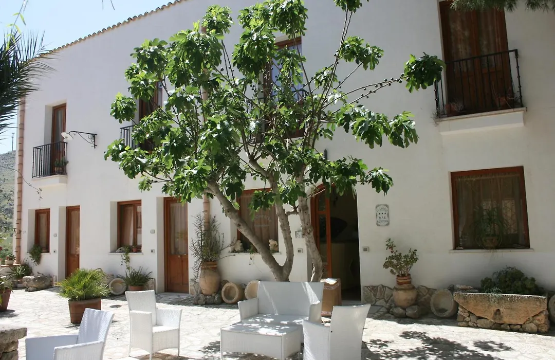 Hotel Il Cortile-1