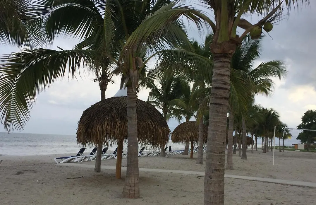 Condominio 5E Ventanas Del Mar en Playa Caracol-1