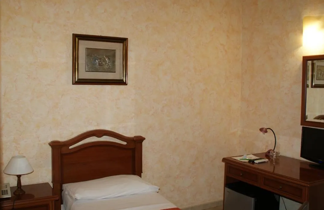 Hotel Gresi-1