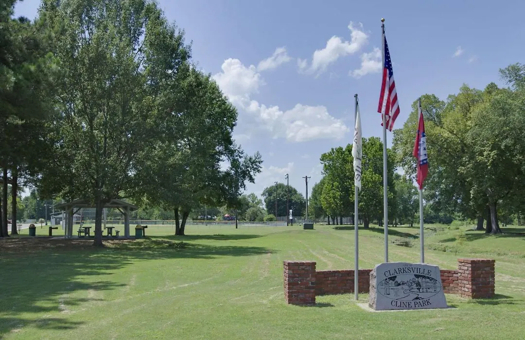Super 8 By Wyndham Clarksville Ar-1