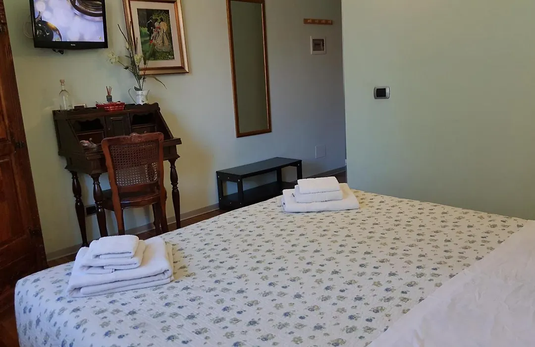 Aurelia Garden Gold B&B-1