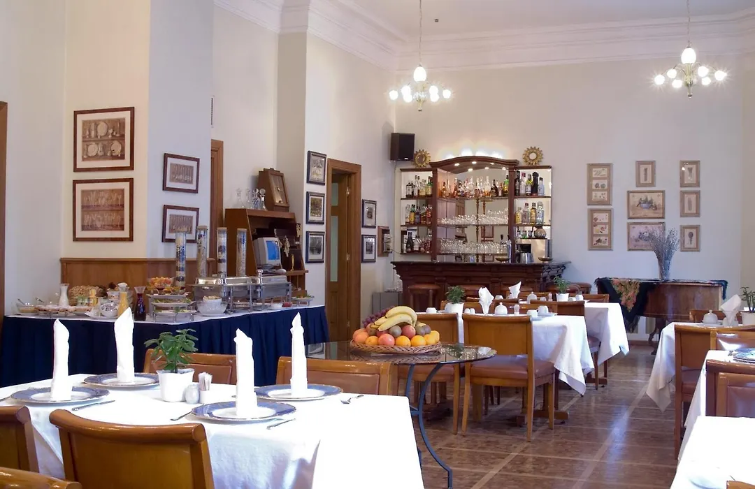 Grand Hotel Ukraine-1