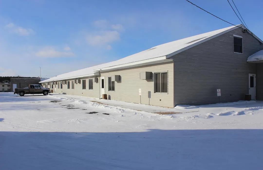 Woodland Inn & Suites-1