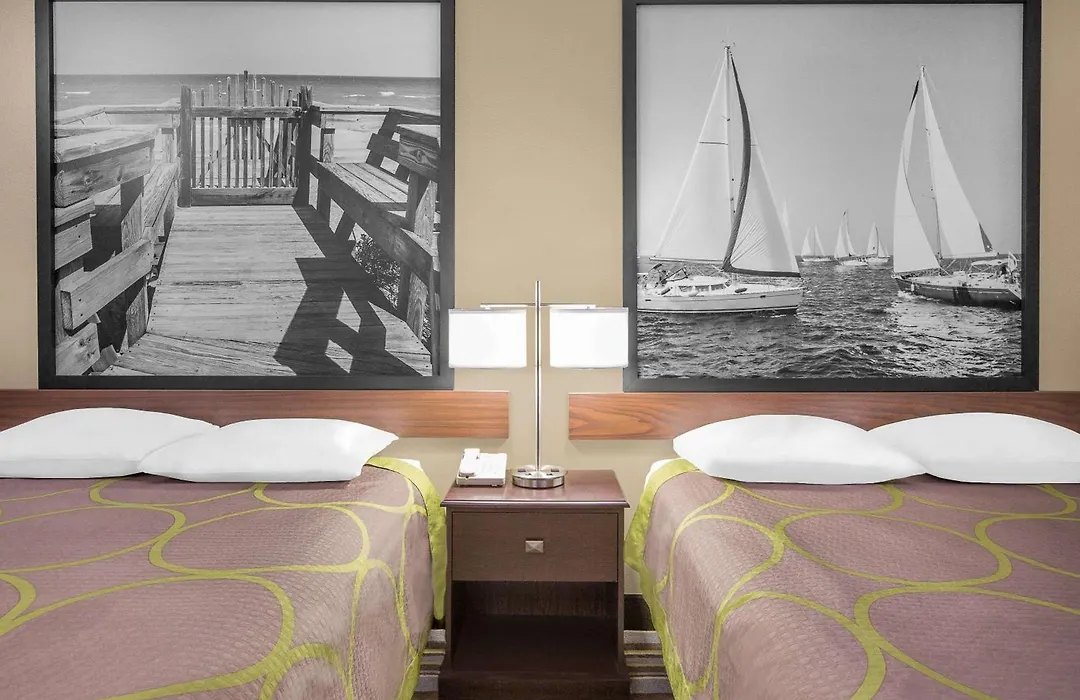 Super 8 By Wyndham Bay St. Louis-1