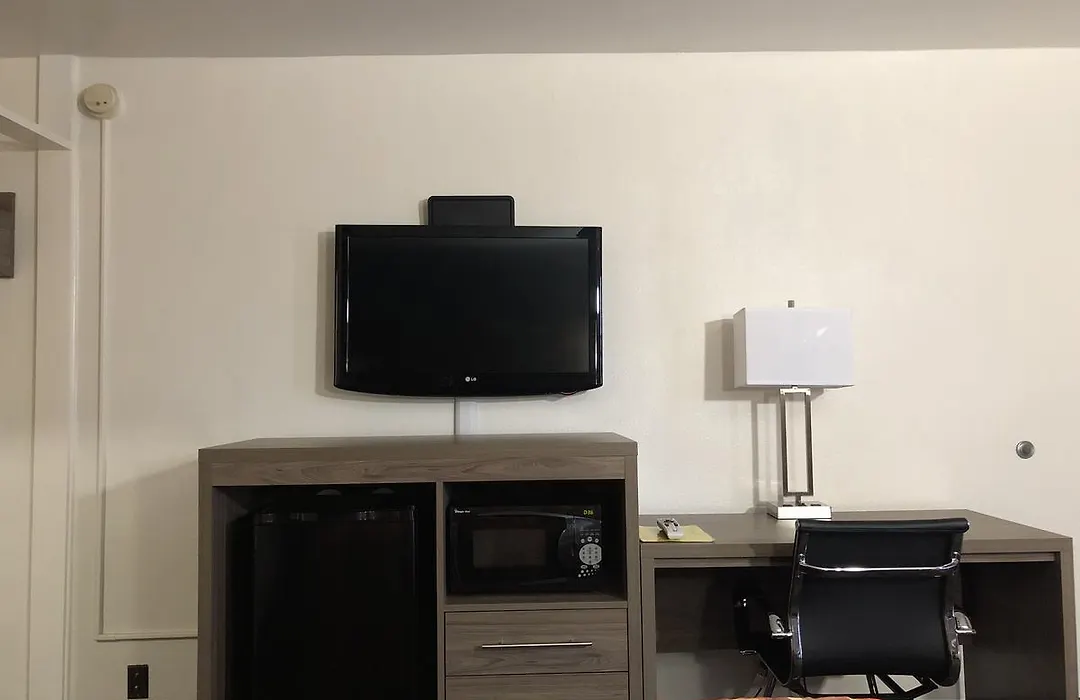 Mid Continent Inn-1