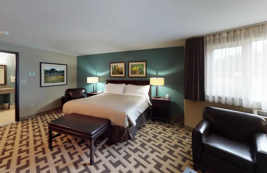 Bear Claw Casino & Hotel-1