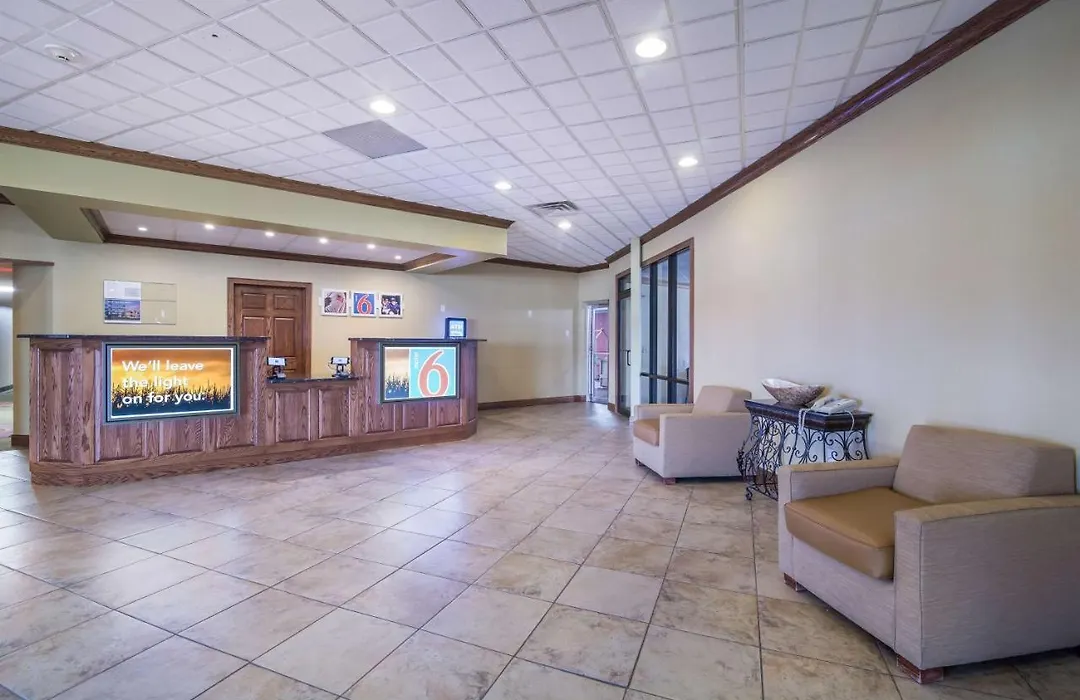 Badlands Inn & Suites-1