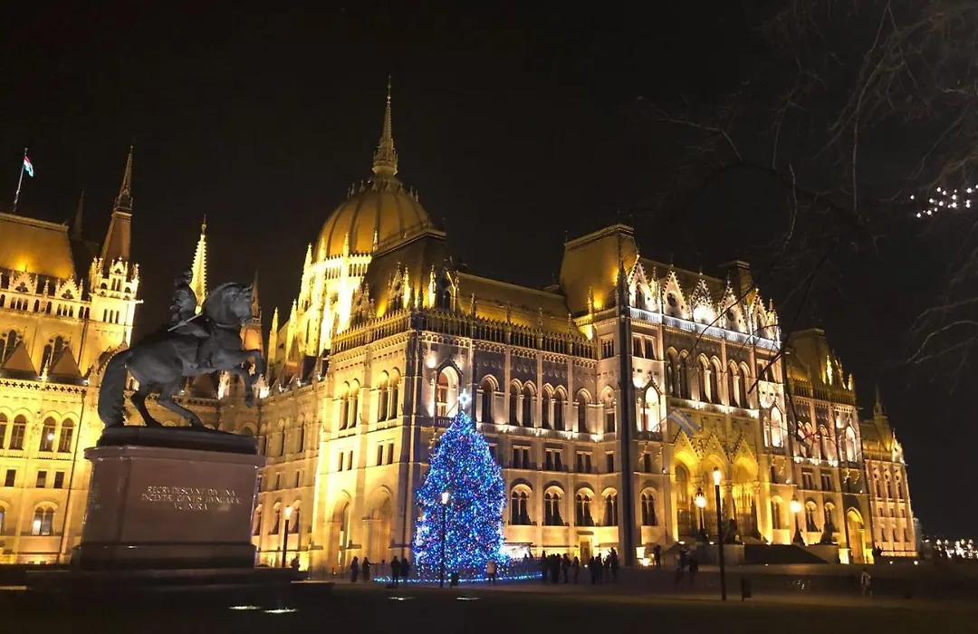 Anabelle Bed And Budapest-1