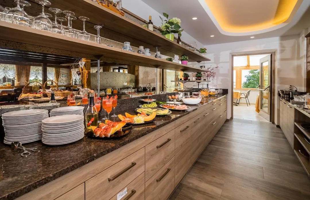 Garni-Hotel Farmerhof-1