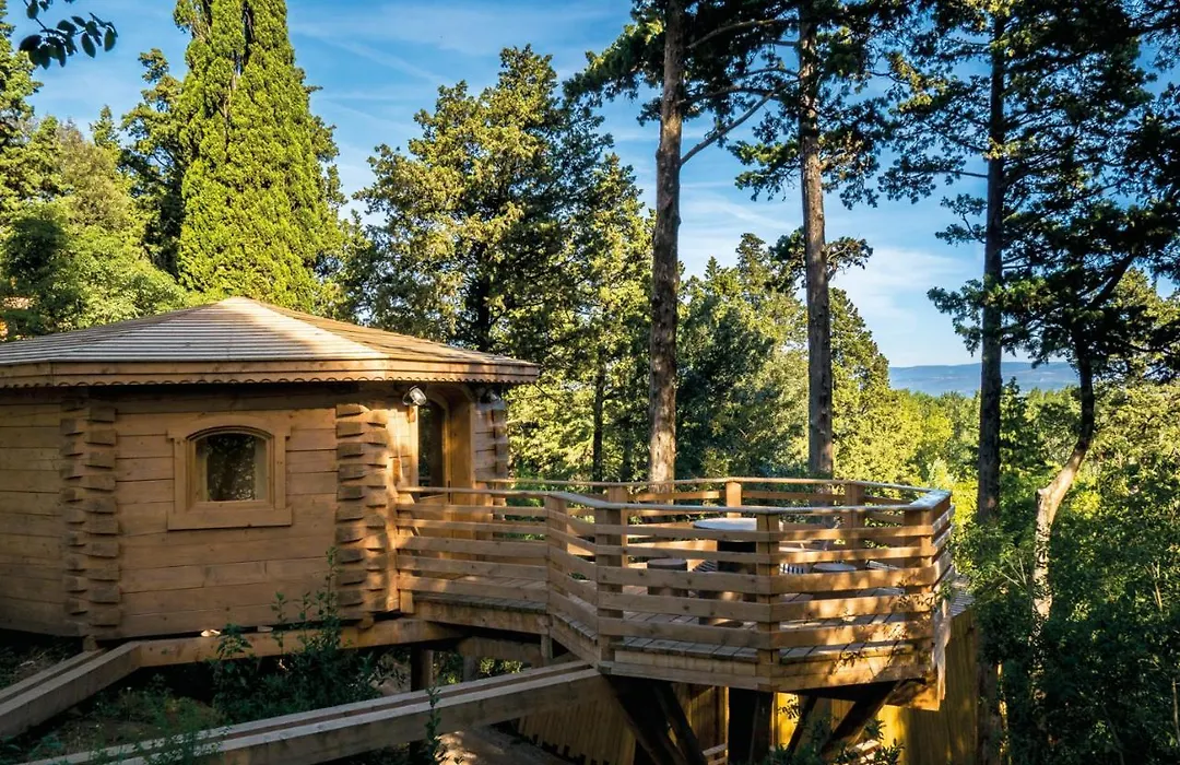 Les Cabanes Dans Les Bois Logis Hotel-1