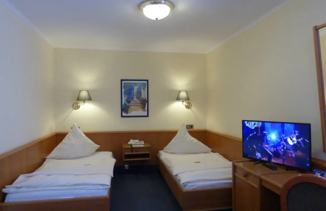 Central Hotel-1