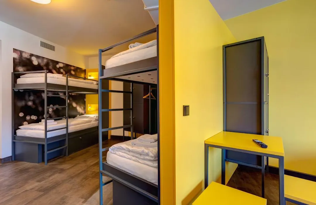 Meininger Hotel Muenchen Olympiapark-1
