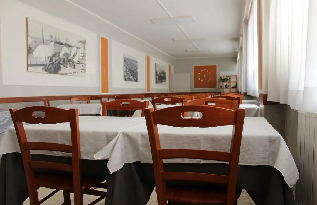 Hotel Derna-1