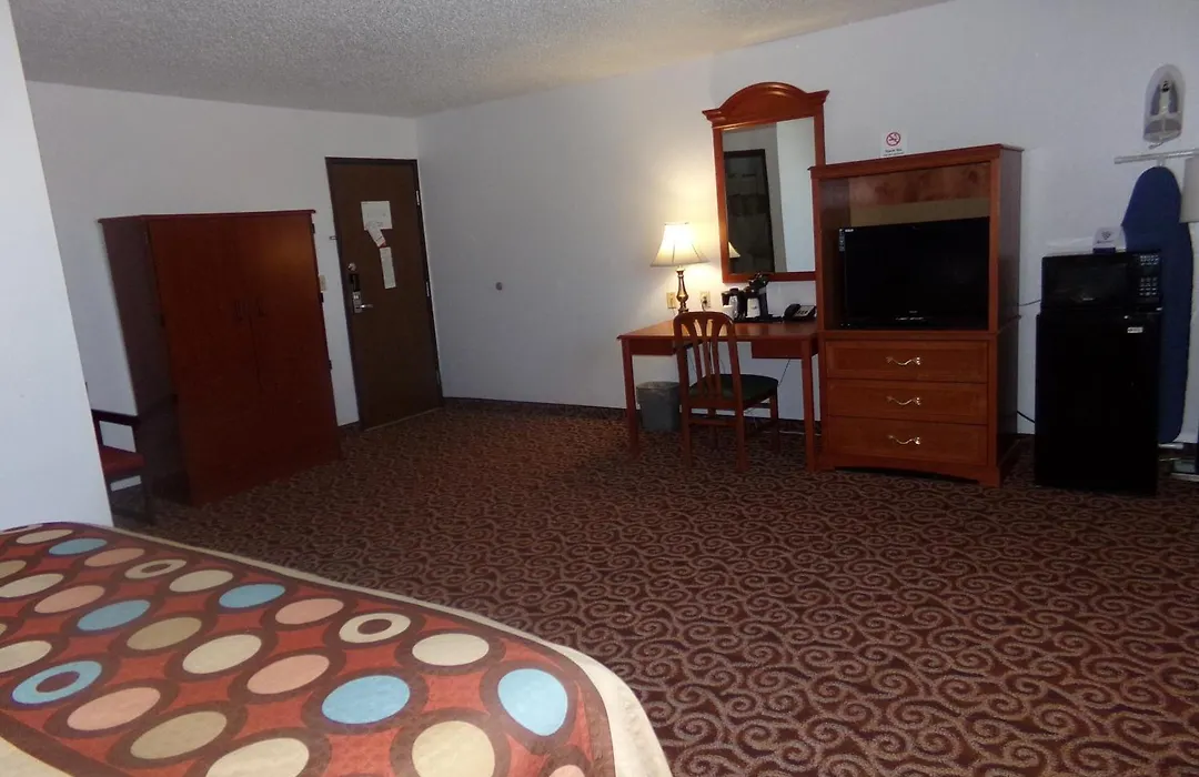 Super 8 By Wyndham Gillette-1