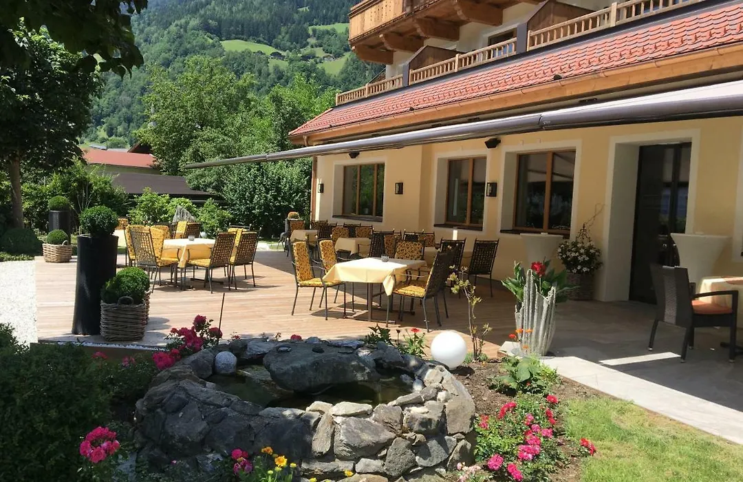 Smaragdhotel Tauernblick-1