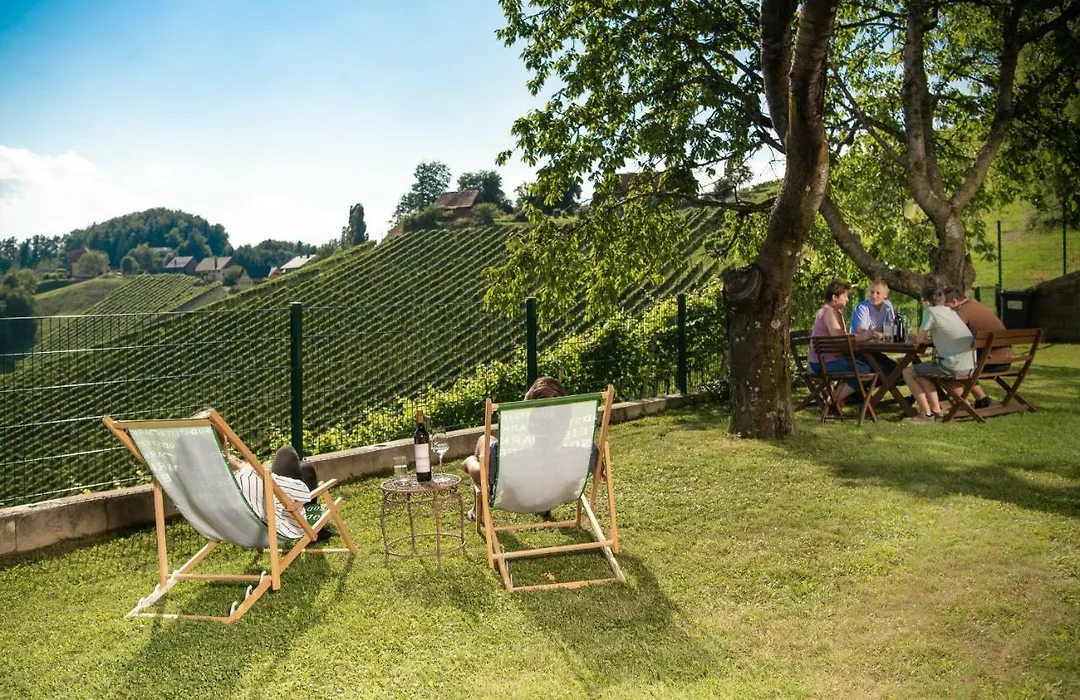 Familienweingut Oberer Germuth-1