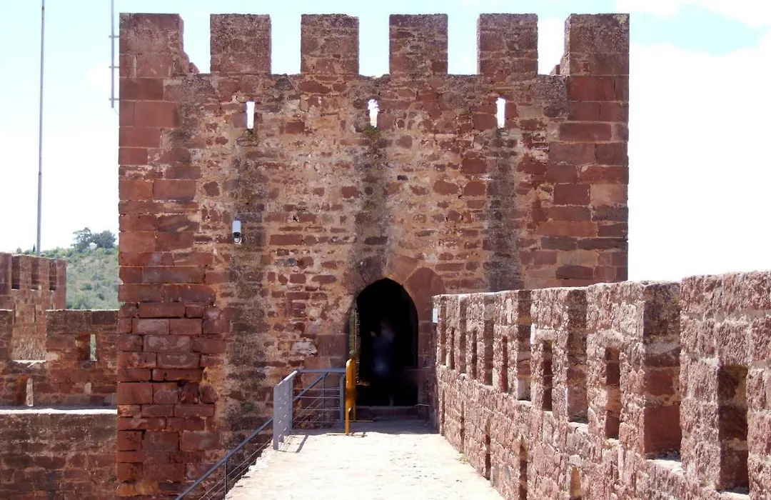 Large Lakeside Villa Near Silves - Figs On The Funcho-1
