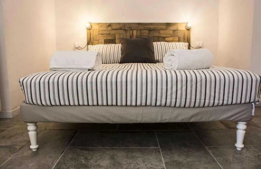 Apartment Sotto Il Santo-1