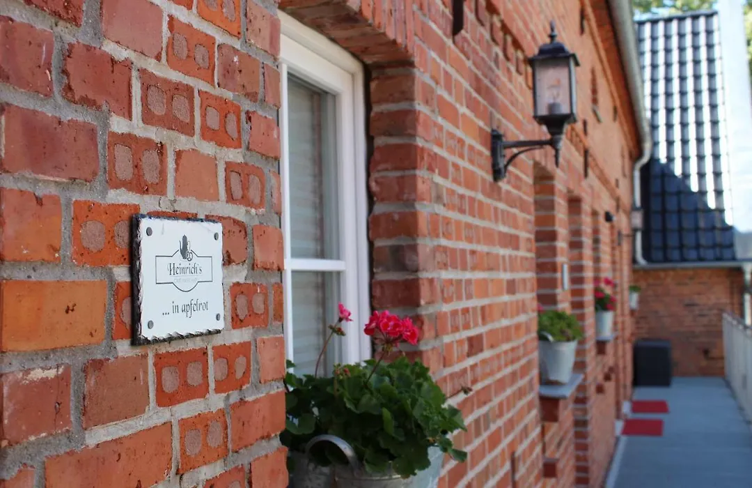 Heinrich's Pension&Cafe-Wirtschaft-1