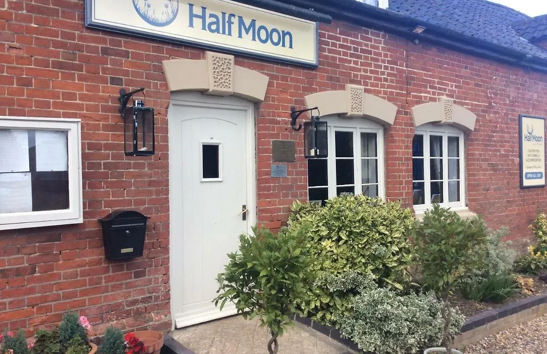 The Half Moon Inn Rushall Ip21 4Qd-1