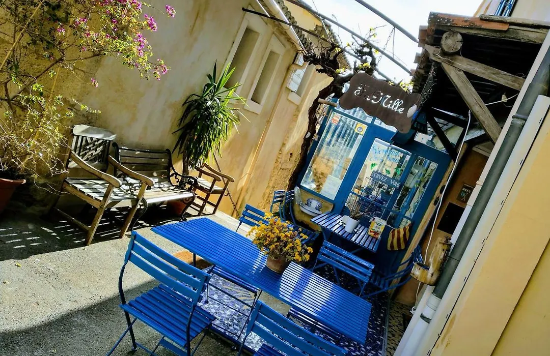 Fa Mille Maison Bleue-1