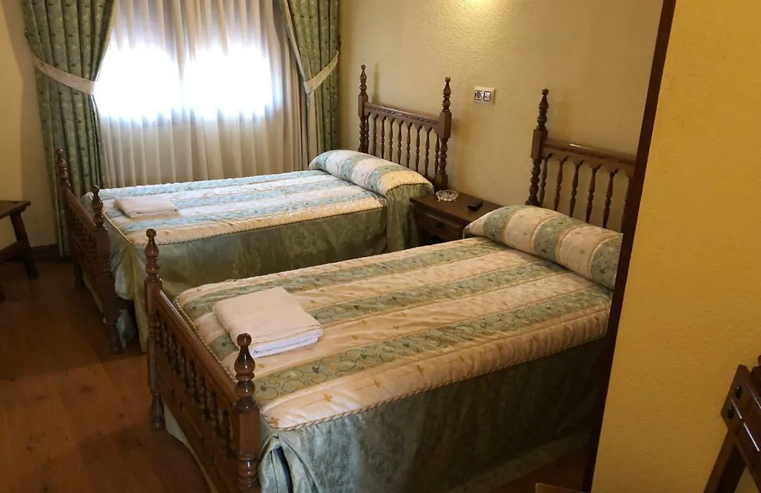 Hostal El Escudo-1