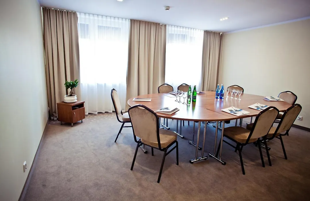 Hotel Mazovia Airport Modlin-1