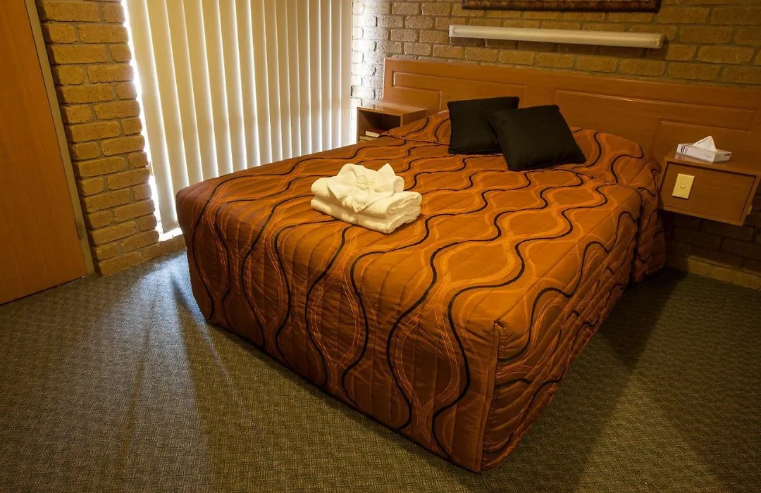 Darling Junction Motor Inn-1