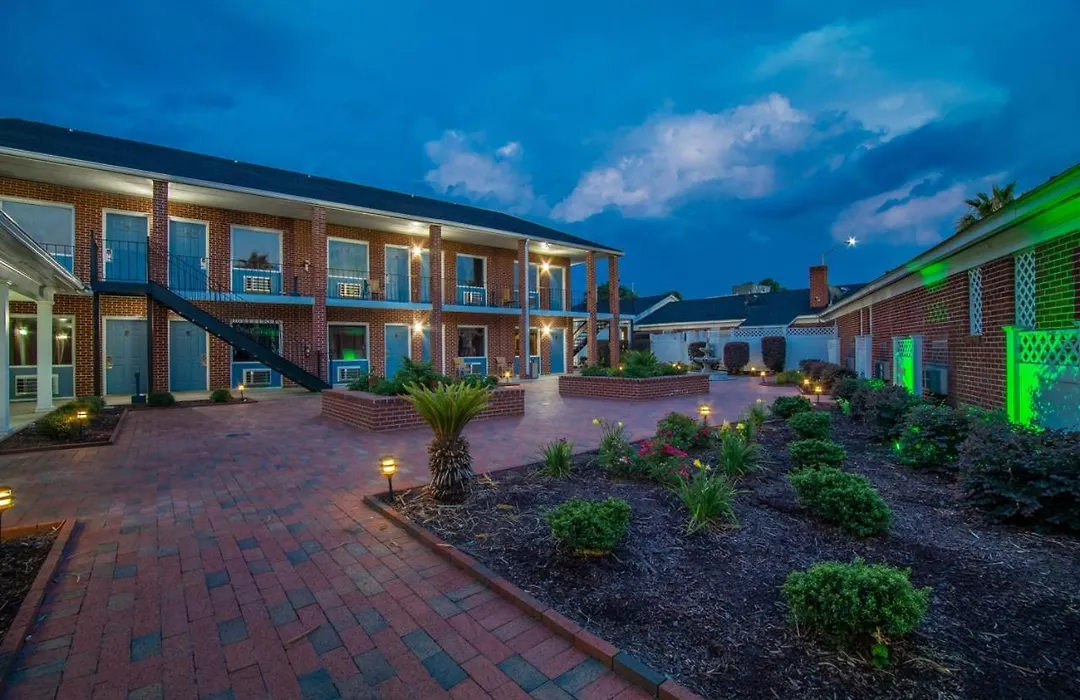 Winton Inn & Suites-1