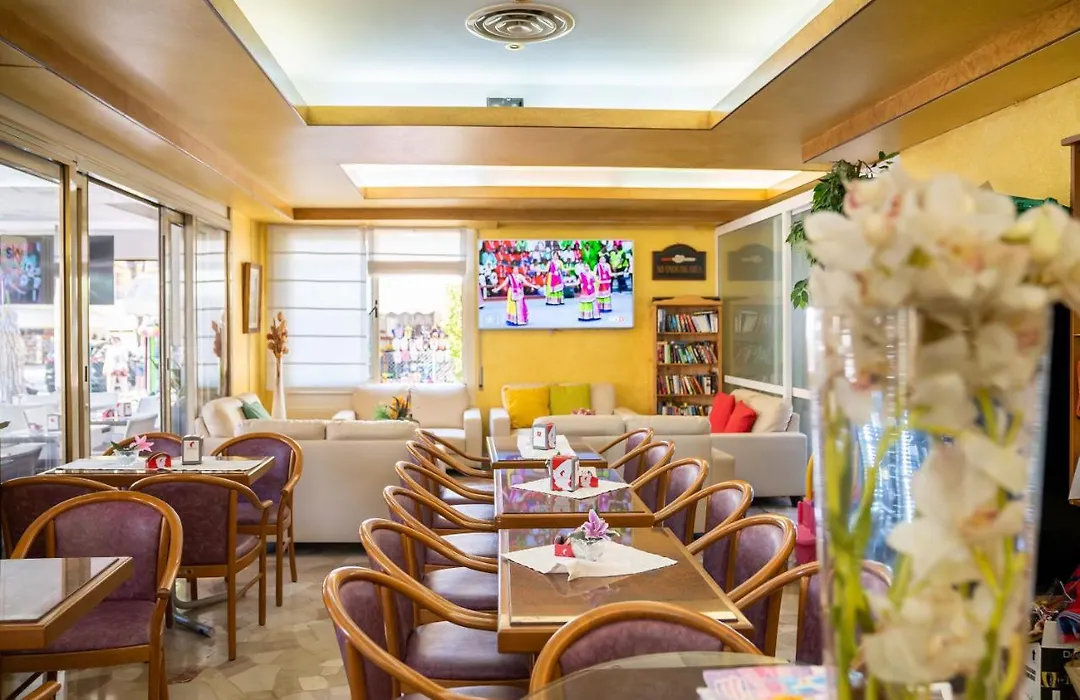 Hotel Harry'S-1