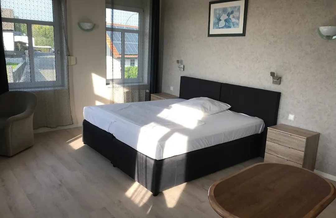Hotel Zum Weinberg-1