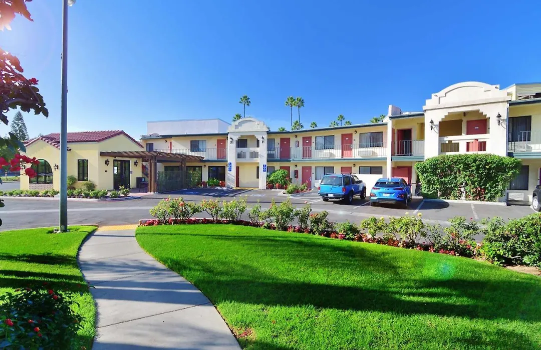 Lamplighter Inn & Suites At Sdsu-1